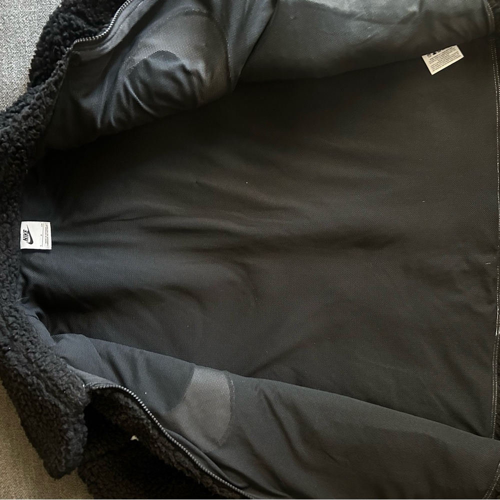 Nike Black Sherpa Jacket with White Logo - Picture 5 of 5